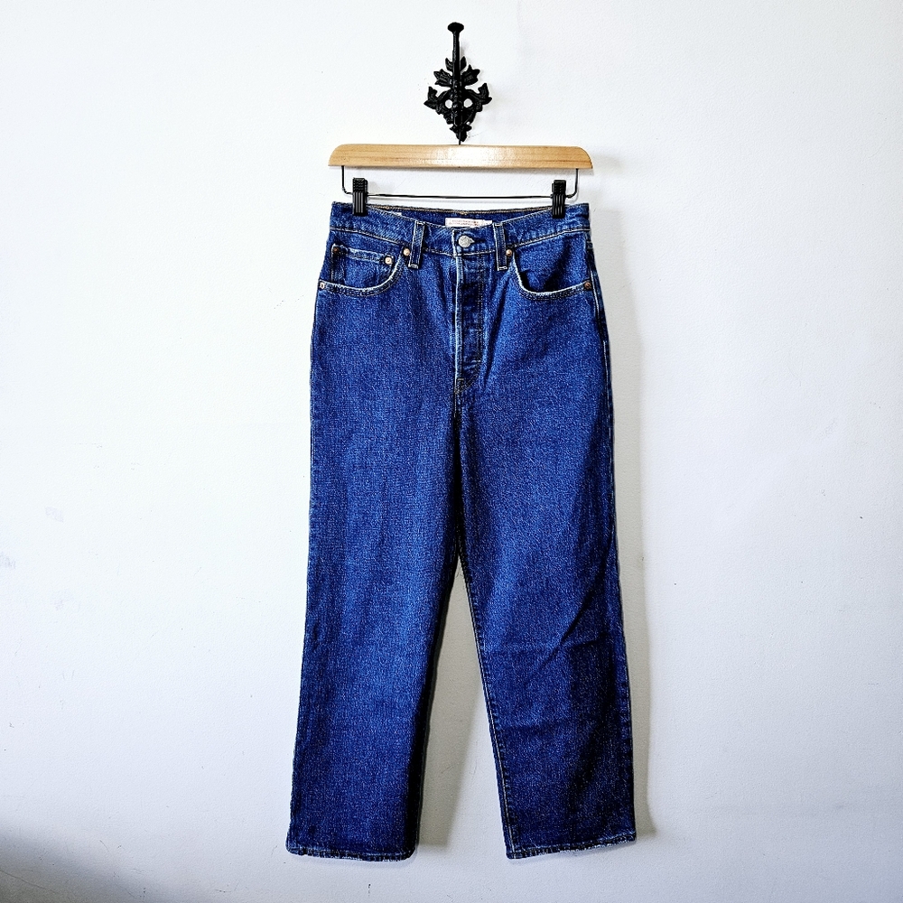 Levi's High-Rise Cropped Straight Jeans in Classic Blue - Picture 2 of 6